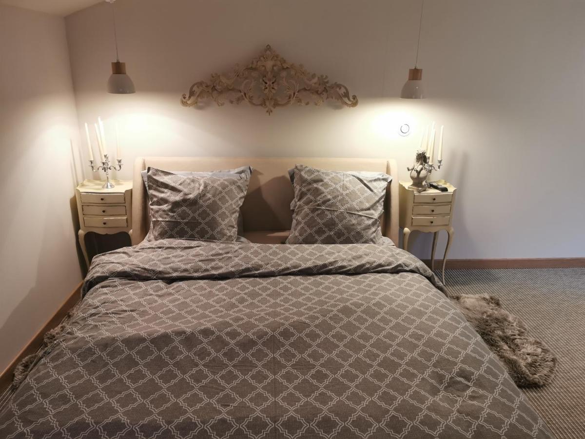 Au Domaine De Gigie Bed and Breakfast Chervettes Buitenkant foto